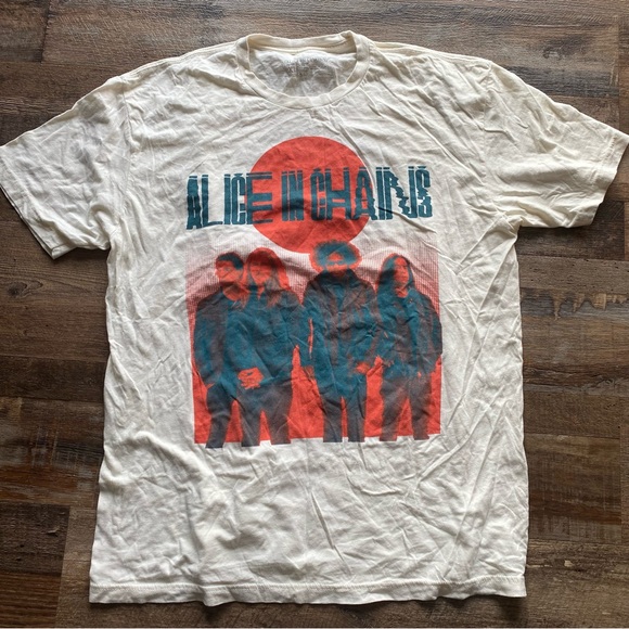 Alice In Chains Tour 2022 Short Sleeve Shirt - Picture 2 of 8